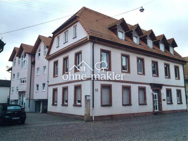 Schöne 2 ZKB im DG mit Stellplatz
