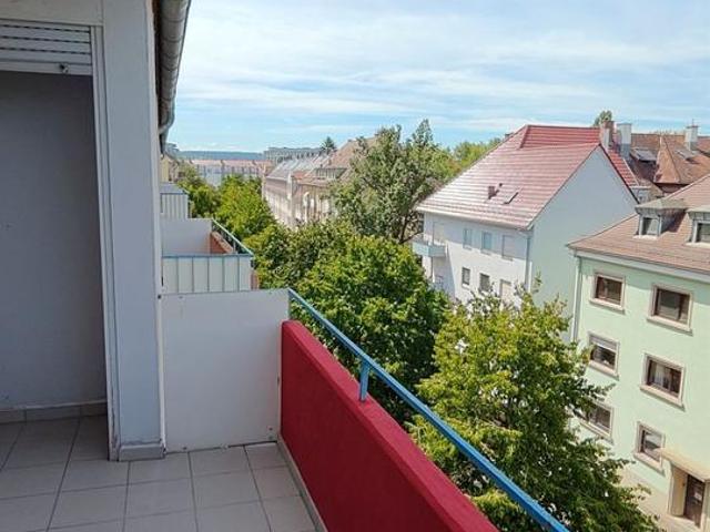 Schöne 2 ZKB Wohnung mit Balkon in perfekter Lage KA Oststadt