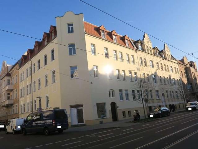 Schöne 2 Zi WE mit gr. sep. Wohnküche, Laminat und Wannenbad in der südl. Innenstadt WG geeignet
