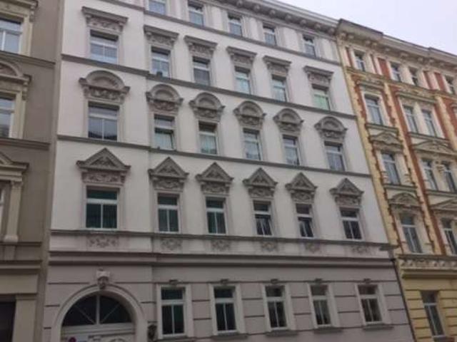 Schöne 2 Zi Wohnung mit Balkon, Laminat und Wannenbad in der südl. Innenstadt