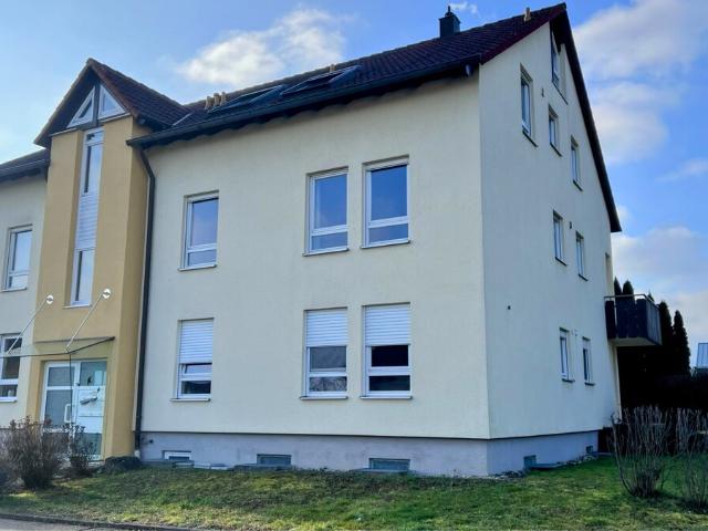 SCHÖNE 2 ZIMMERWOHNUNG MIT TERRASSE UND GARTEN