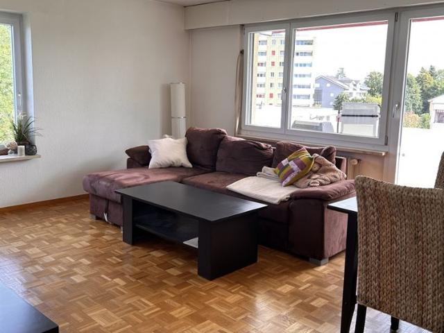 Schöne 2 Zimmerwohnung mit Balkon und herrlicher Aussicht