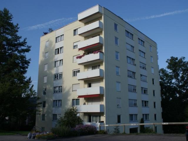 Schöne 2 Zimmerwohnung mit Balkon und herrlicher Aussicht