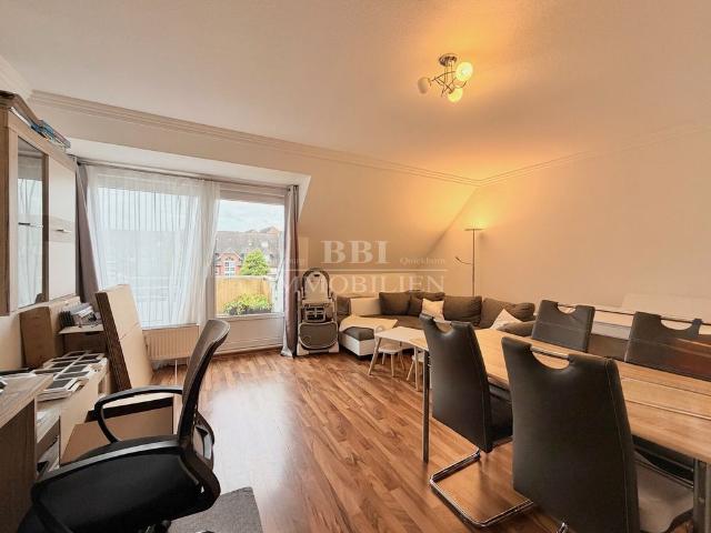 Schöne 2 Zimmerwohnung mit Balkon und PKW Außenstellplatz
