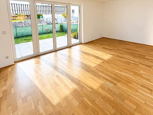 Schöne 2 Zimmerwohnung mit eigenem Garten