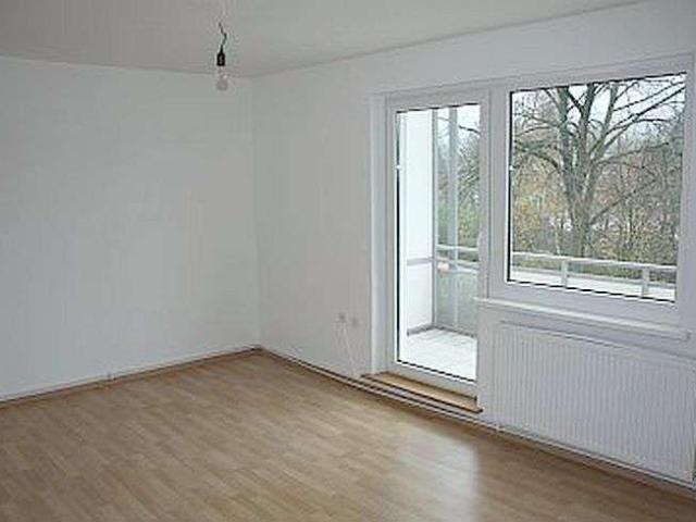 Schöne 2 Zimmerwohnung mit großem Balkon