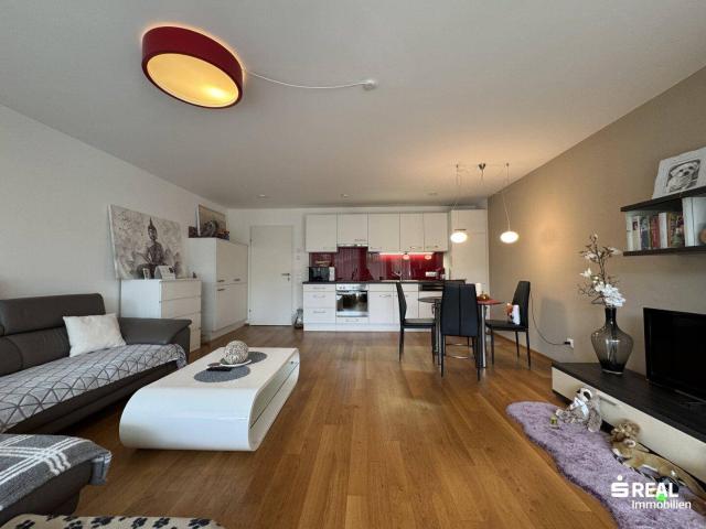 Schöne 2 Zimmerwohnung mit großer Terrasse