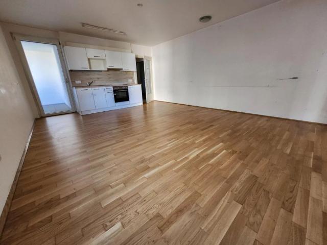 schöne 2 Zimmerwohnung mit Loggia