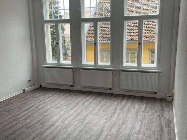 Schöne 2 Zimmer Altbau Wohnung in der Innenstadt