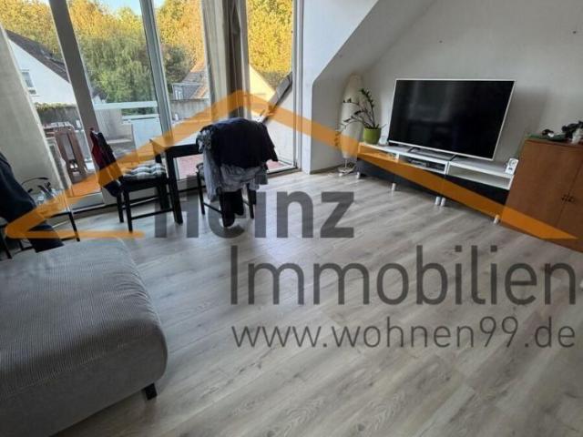 Schöne 2 Zimmer Dachgeschosswohnung in Sand