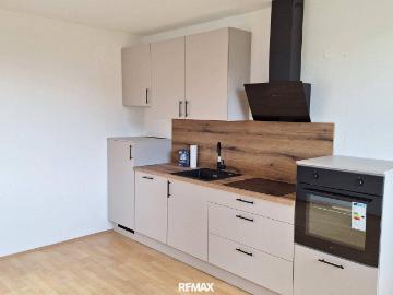 Schöne 2 Zimmer Dachgeschosswohnung mit Blick über Wildon