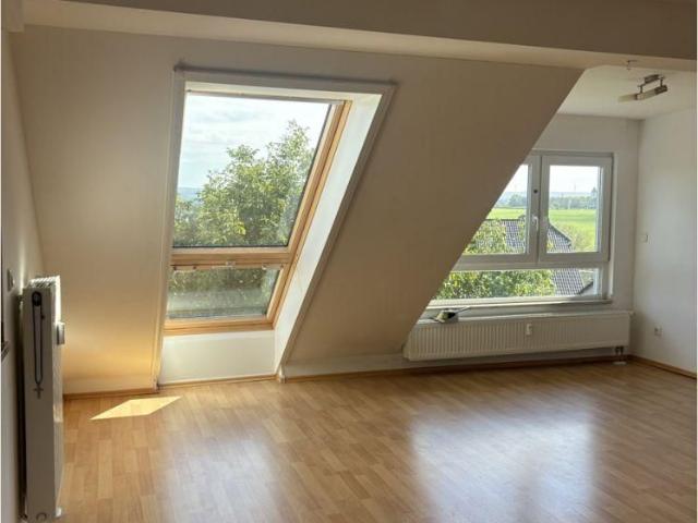 schöne 2 Zimmer Dachgeschosswohnung mit traumhaftem Ausblick