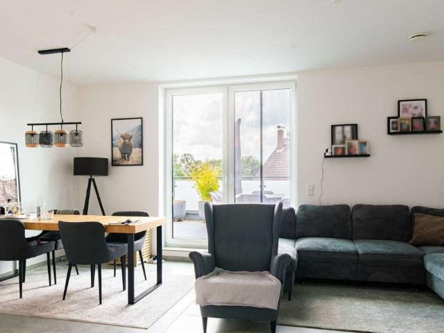 Schöne 2 Zimmer Dachgeschosswohnung mit viel Tageslicht, Obj. 9924
