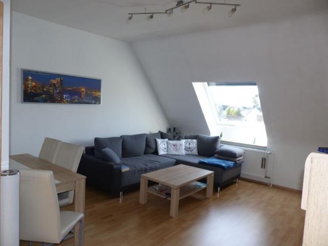 Schöne 2 Zimmer DG Wohnung in Henstedt Ulzburg