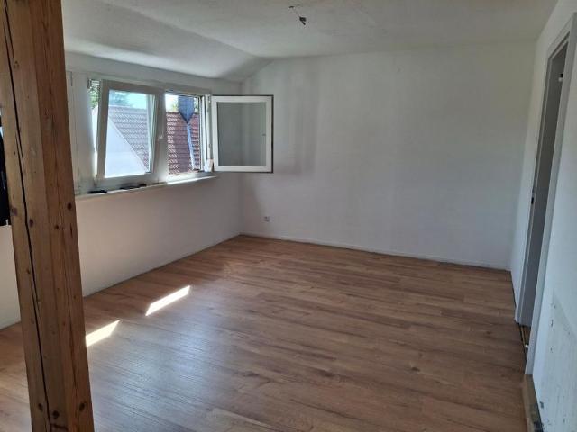 Schöne 2 Zimmer DG Wohnung in Sankt Ingbert, Hassel
