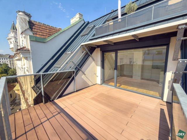Schöne 2 Zimmer DG Wohnung mit Terrasse und Klimaanlage