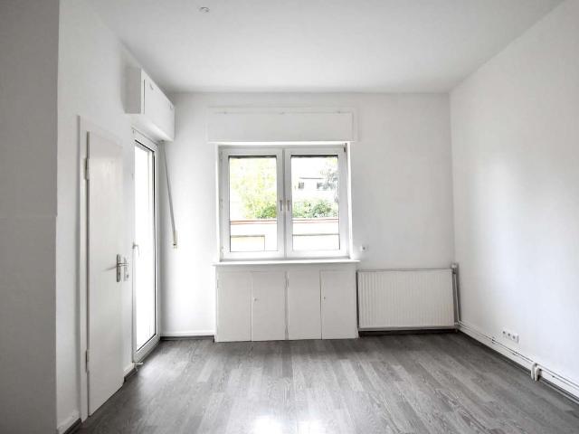 Schöne 2 Zimmer EG Wohnung mit Balkon!