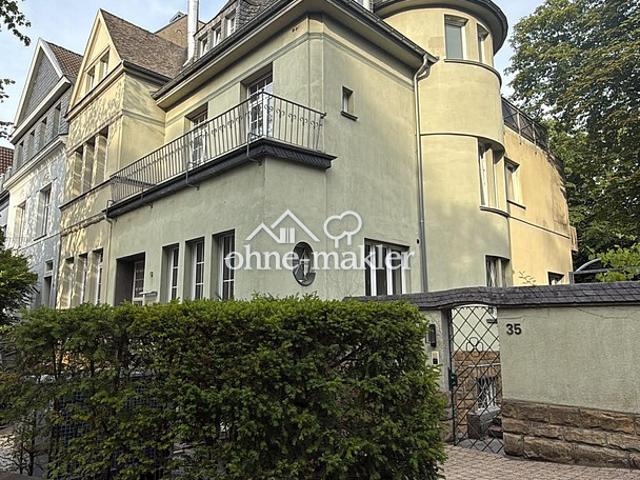 Schöne 2 Zimmer Souterrainwohnung mit Einbauküche und Gemeinschaftsgarten