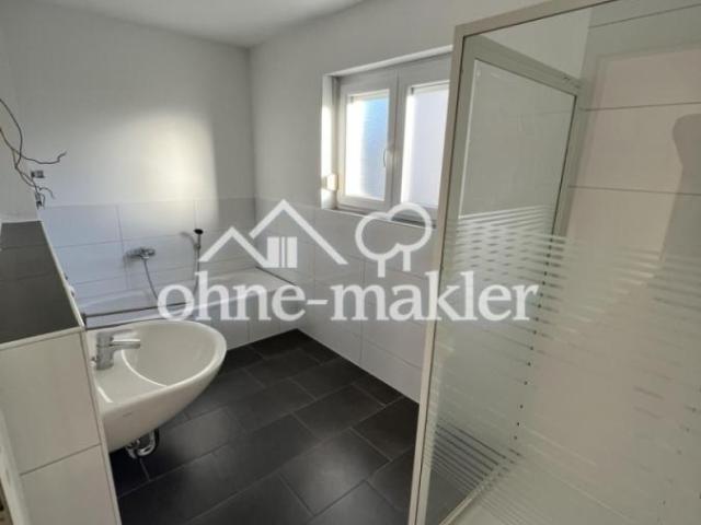 Schöne 2 Zimmer Souterrainwohnung mit Terrasse nähe Waldrand