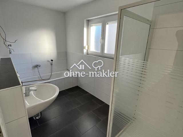 Schöne 2 Zimmer Souterrainwohnung mit Terrasse nähe Waldrand