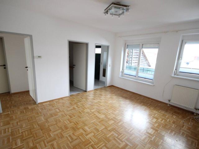 Schöne 2 Zimmer Wohnung 55m² plus Balkon und Parkplatz in Tessendorf