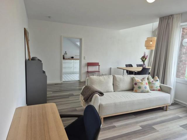 Schöne 2 Zimmer Wohnung auf 68qm in unmittelbarer Nähe zum Rhein