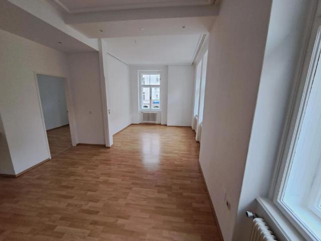 Schöne 2 Zimmer Wohnung direkt am Stadtplatz in Wels