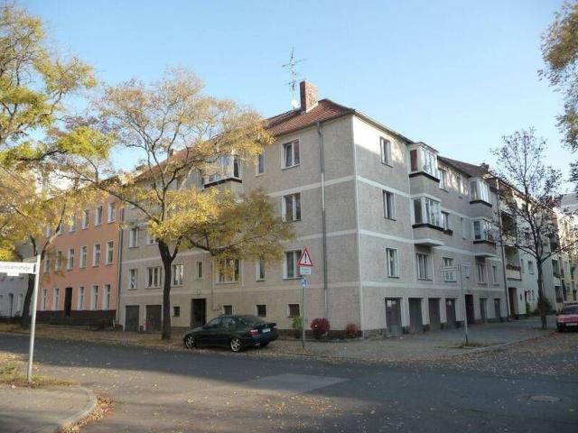 Schöne 2 Zimmer Wohnung für Selbstrenovierer