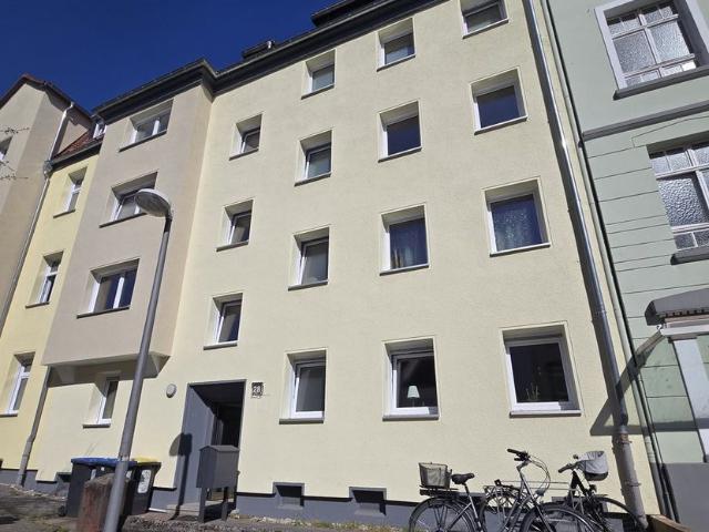 schöne 2 Zimmer Wohnung im 3. OG eines MFH