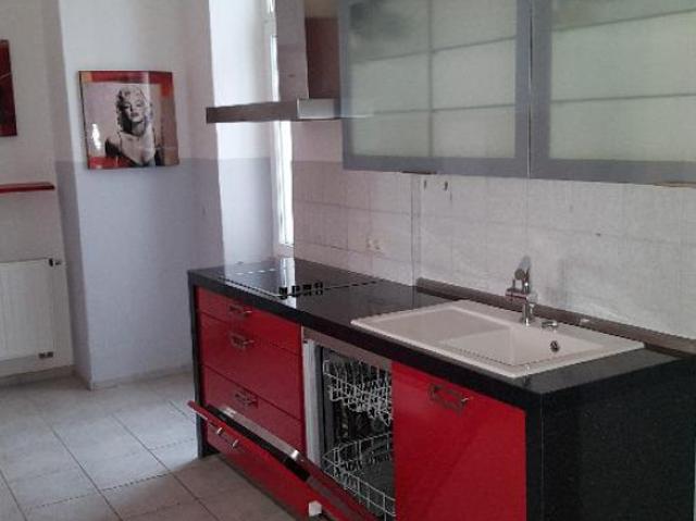 Schöne 2 Zimmer Wohnung im Zentrum mit EINBAUKÜCHE