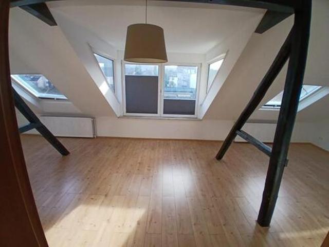 schöne 2 Zimmer Wohnung im DG 623,00 EUR Kaltmiete, ca.75,00 m²