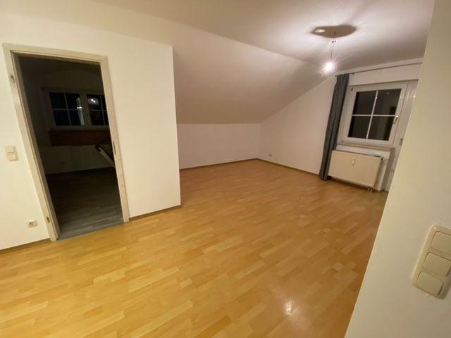 Schöne 2 Zimmer Wohnung im DG in 94078 Freyung zu vermieten