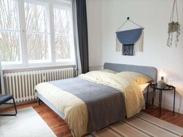 Schöne 2 Zimmer Wohnung in Zehlendorf, 5 Gehminuten zur S Bahn