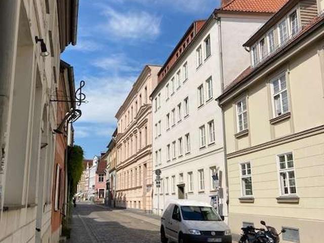 Schöne 2 Zimmer Wohnung in der Altstadt mit Balkon