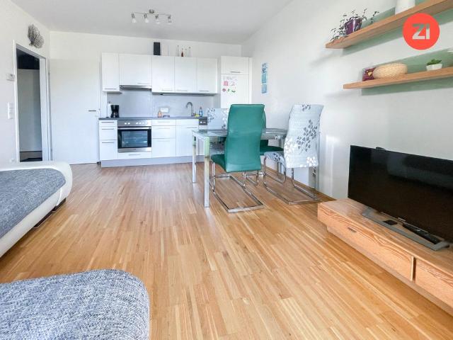Schöne 2 Zimmer Wohnung inkl. Küche und Balkon im Zentrum