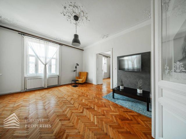 Schöne 2 Zimmer Wohnung mit Balkon, Nähe Westbahnhof