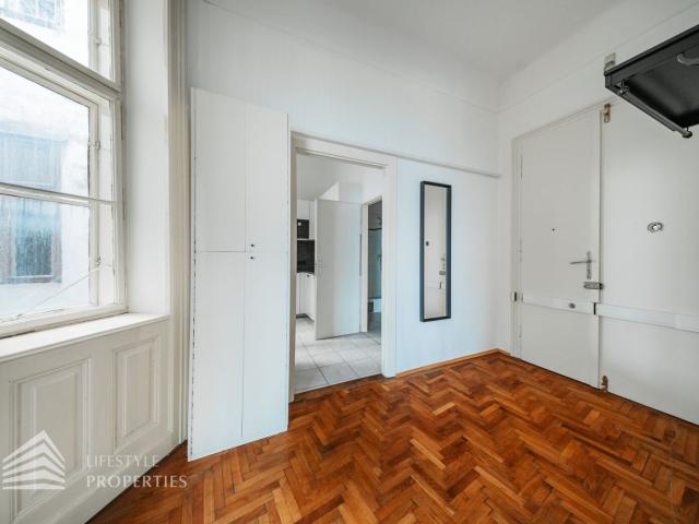 Schöne 2 Zimmer Wohnung mit Balkon, Nähe Westbahnhof