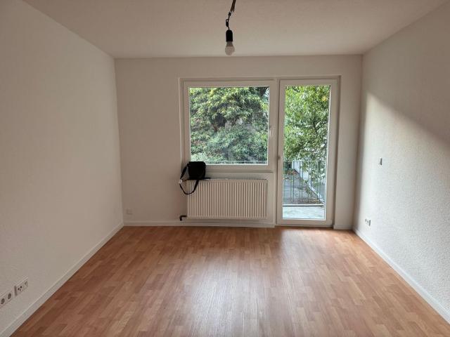 Schöne 2 Zimmer Wohnung mit Balkon! Erstbezug nach umfangreicher Sanierung!