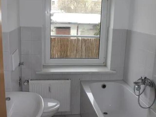 Schöne 2 Zimmer Wohnung mit Balkon in der Paulsstadt zu mieten!