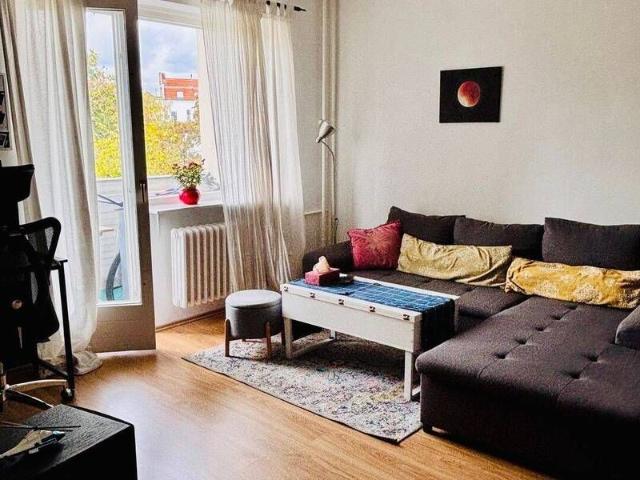 schöne 2 Zimmer Wohnung mit Balkon in Toplage von Charlottenburg – möbliert zur Untermiete