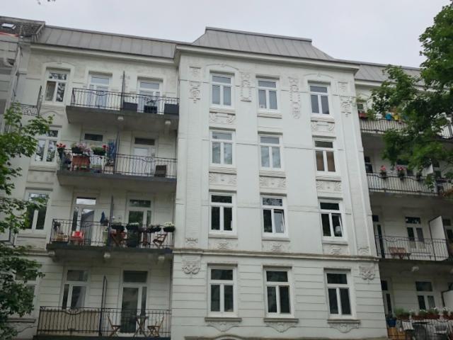 Schöne 2 Zimmer Wohnung mit Balkon in zentraler Lage