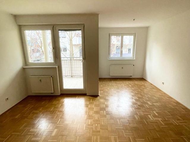 Schöne 2 Zimmer Wohnung mit Balkon Provisionsfrei!
