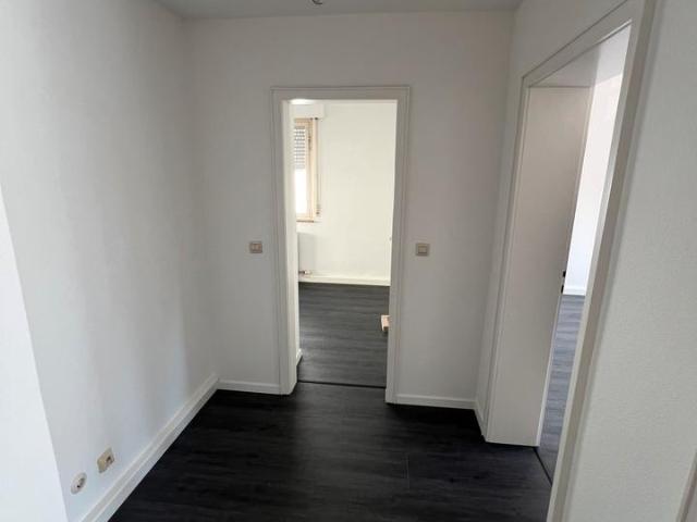 Schöne 2 Zimmer Wohnung mit Balkon & Stellplatz