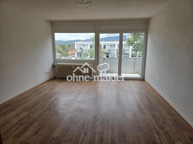 Schöne 2 Zimmer Wohnung mit Balkon und Einbauküche kurzfristig verfügbar