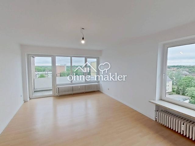 Schöne 2 Zimmer Wohnung mit BALKON und modernem Wannenbad