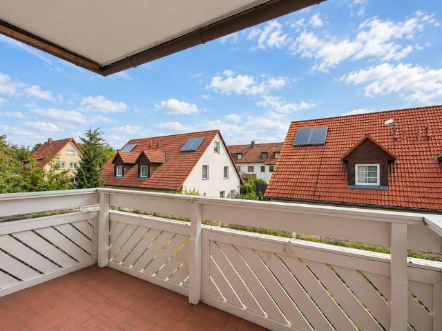 Schöne 2 Zimmer Wohnung mit Balkon und Stellplatz in begehrter Wohnlage