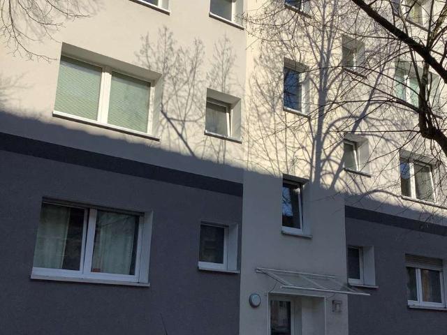Schöne 2 Zimmer Wohnung mit Balkon!