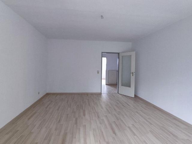 Schöne 2 Zimmer Wohnung mit Balkon!