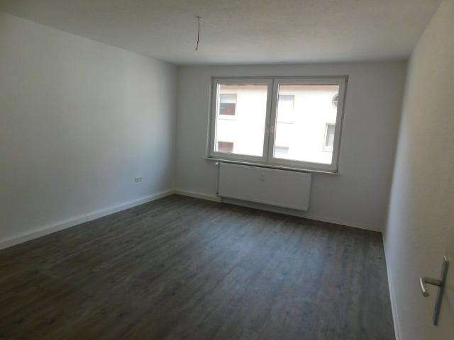 Schöne 2 Zimmer Wohnung mit Balkon!