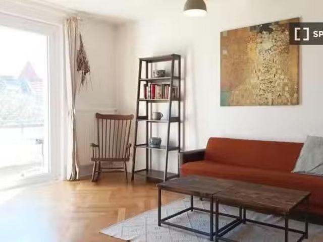 Schöne 2 Zimmer Wohnung mit großem Südbalkon